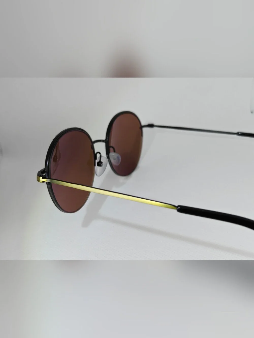 Sun Albee. Gold Classic Round Antique Gold Frame. Semi Rimless.